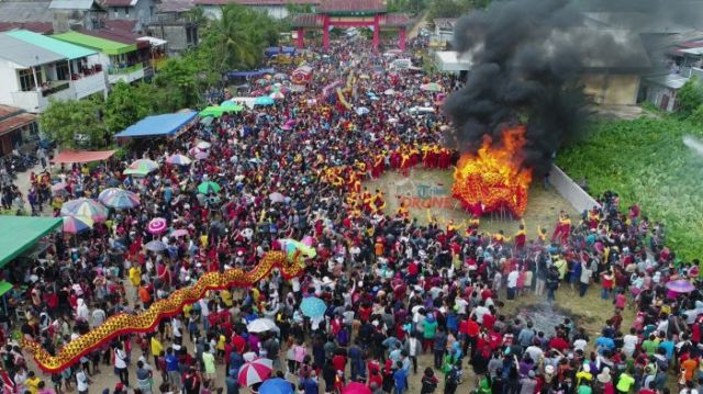 9+ Potret Perayaan Cap Go Meh 2019 di Singkawang yang Menegangkan tapi Spektakuler Abis!