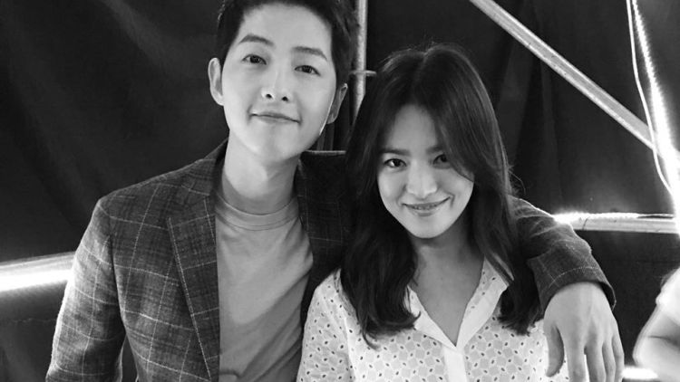 Hanya Karena Sebuah Foto, Rumah Tangga Song Hye Kyo dan Song Joong Ki Dikabarkan Retak. Benarkah?