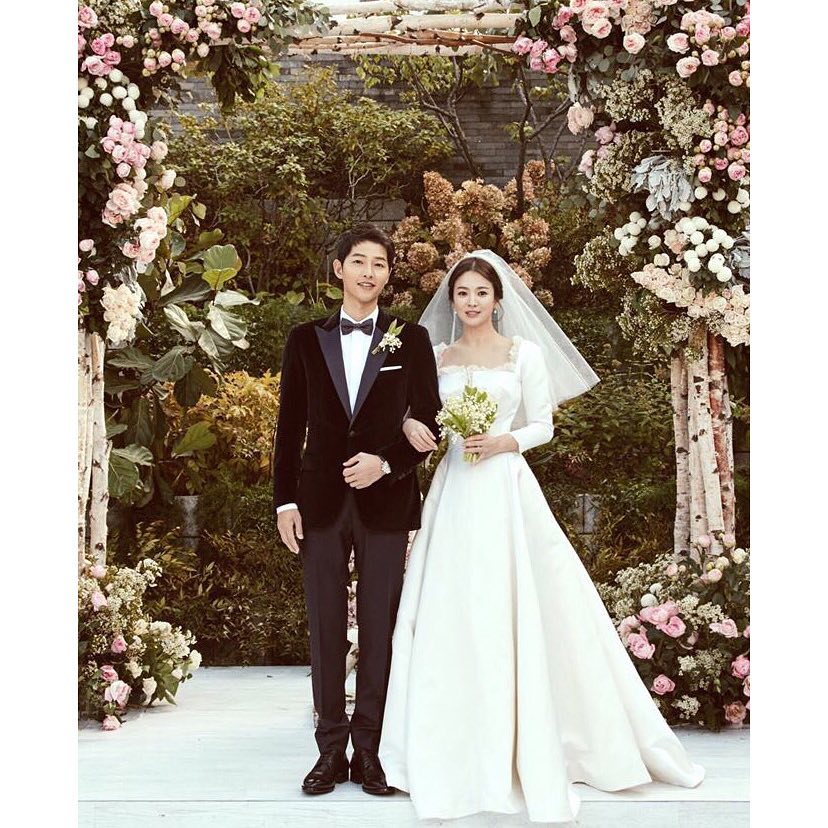 Hanya Karena Sebuah Foto, Rumah Tangga Song Hye Kyo dan Song Joong Ki Dikabarkan Retak. Benarkah?