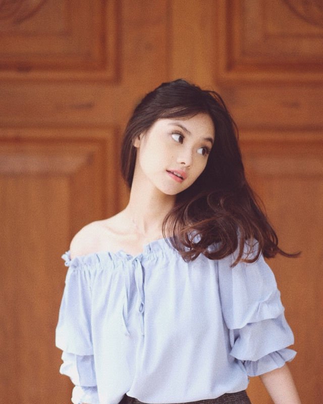 Mengulik 8 Gaya Manis Ala Gege Elisa, Selebgram yang Main Web Series Indonesia-Korea Bareng Sunny Dahye