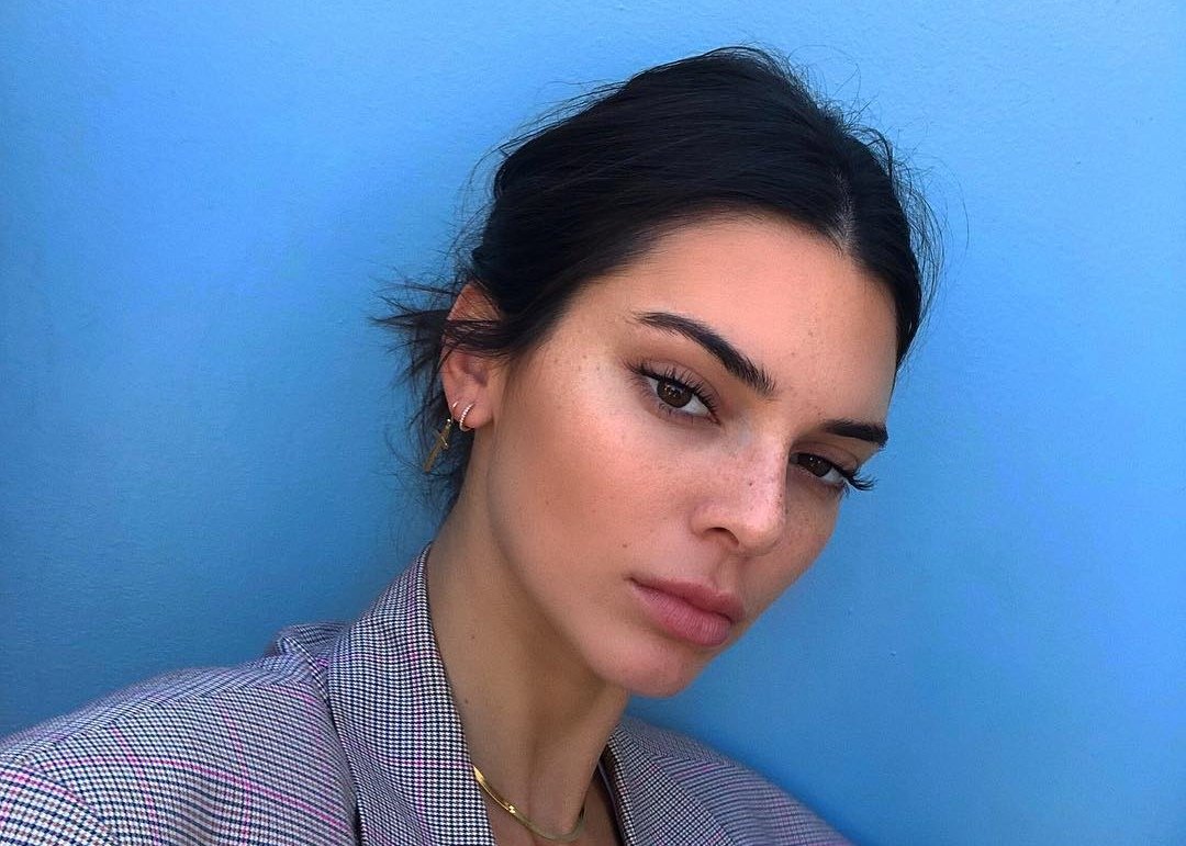 Dikira Beneran Berhijab, Kendall Jenner Banjir Ucapan ‘Istiqomah Ya, Sist…’ dari Warganet Indonesia