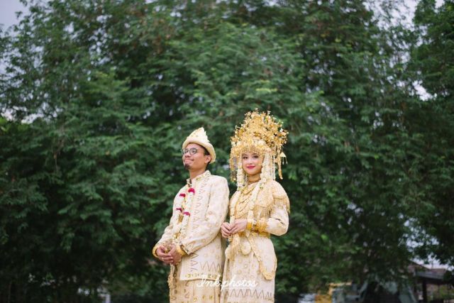 10 Potret Memukau Pengantin dari Pulau Sumatera. Pandangan Tak Bisa Beralih dari Indahnya Mahkota Mereka!