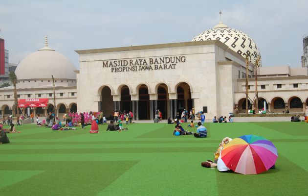 Rekomendasi 7 Tempat Menangis Terbaik di Bandung. Cocok buat Segala Jenis Air Mata Kesedihan~