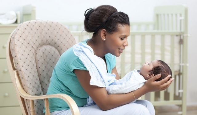 Titip Anak Ke Pengasuh atau 'Day Care' Ya? Ibu Bekerja Harus Baca 7 Pertimbangannya