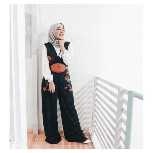 Inspirasi OOTD Hijab ala Dedek Centhyl Fitri Tropica. Sopan, Trendi, Pas Buat Pergi Kuliah Lagi!