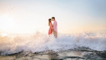 Siap-siap Baper, 14 Ide Foto Pre-Wedding di Pantai Kala Senja Menyapa Ini Cantik dan Bikin Deg-deg Ser