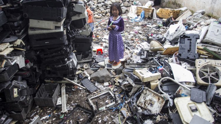 Jumlahnya Kini Melebihi Manusia, Ini 3 Fakta Penting yang Harus Kita Tahu Soal Sampah Elektronik