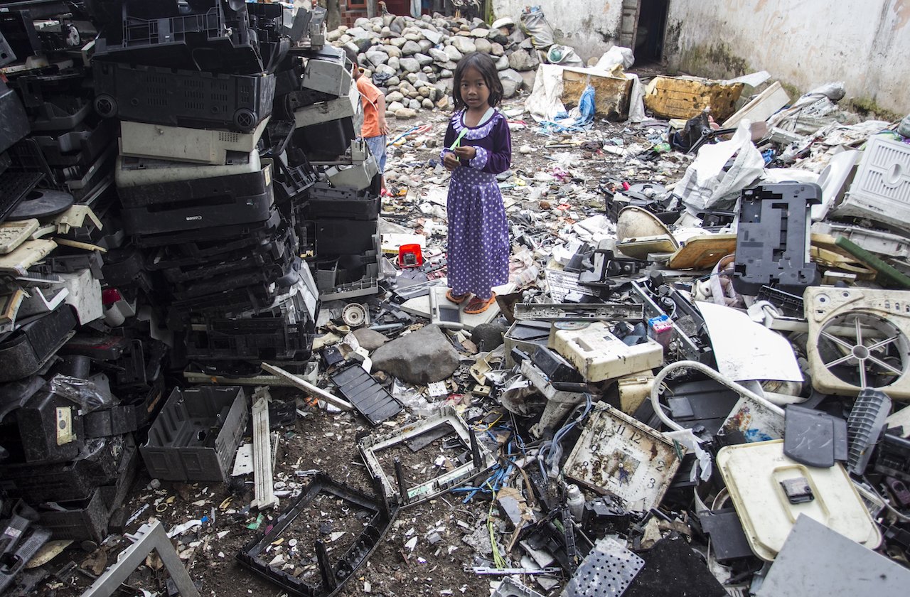 Jumlahnya Kini Melebihi Manusia, Ini 3 Fakta Penting yang Harus Kita Tahu Soal Sampah Elektronik