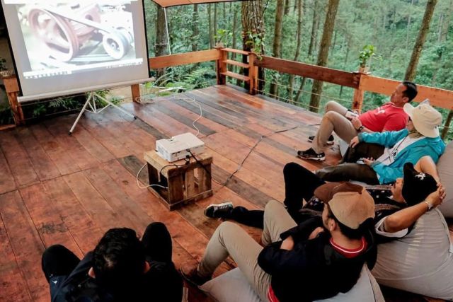 Glamping Hutan Pinus Purworejo Sudah Dibuka. Rasakan Kenikmatan Camping yang Naik Levelnya!