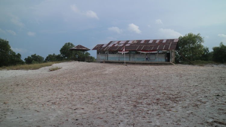 Replika Sekolah Laskar Pelangi, Destinasi Wajib Kunjung di Belitung Timur. Siapa yang Belum ke Sini?