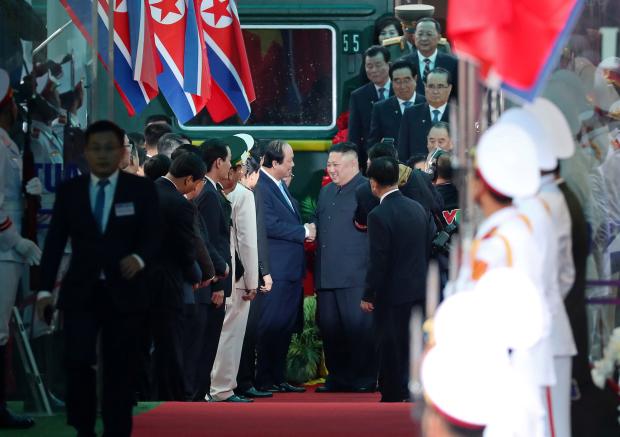 12 Momen Spesial Pertemuan Kedua Trump & Kim Jong-Un di Vietnam. Kim Naik Kereta 2 Hari Penuh Lo!