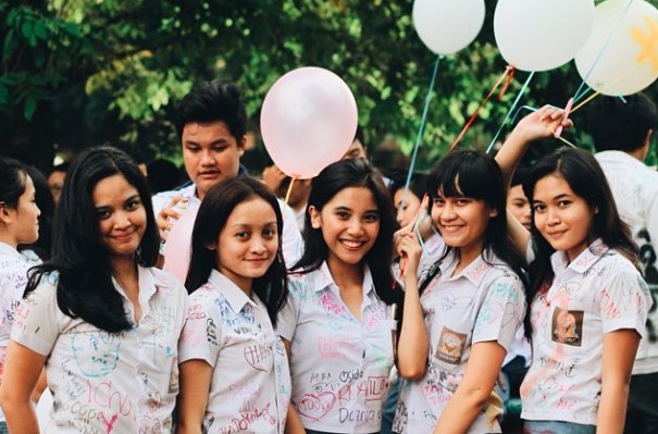 10 Tipe Teman ‘Terjahanam’ Semasa Sekolah. Ngeselin, Tapi Pas Udah Pisah Ngangenin!