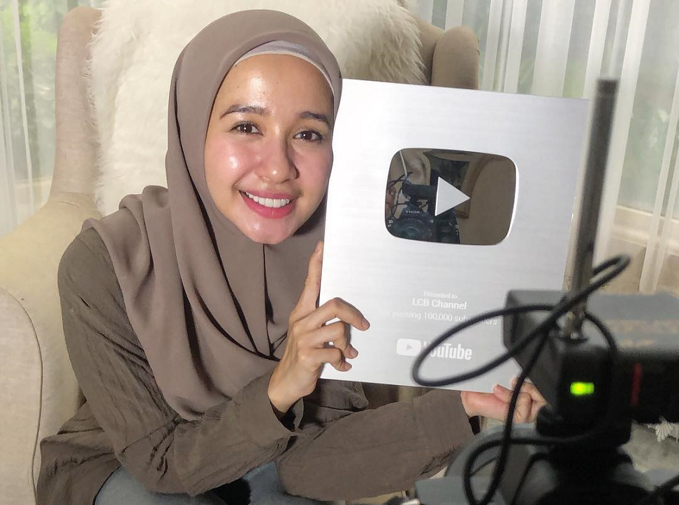 9+ Seleb yang Coba Peruntungan Jadi Youtuber. Pesona Youtube Emang Sedahsyat Itu Ya~