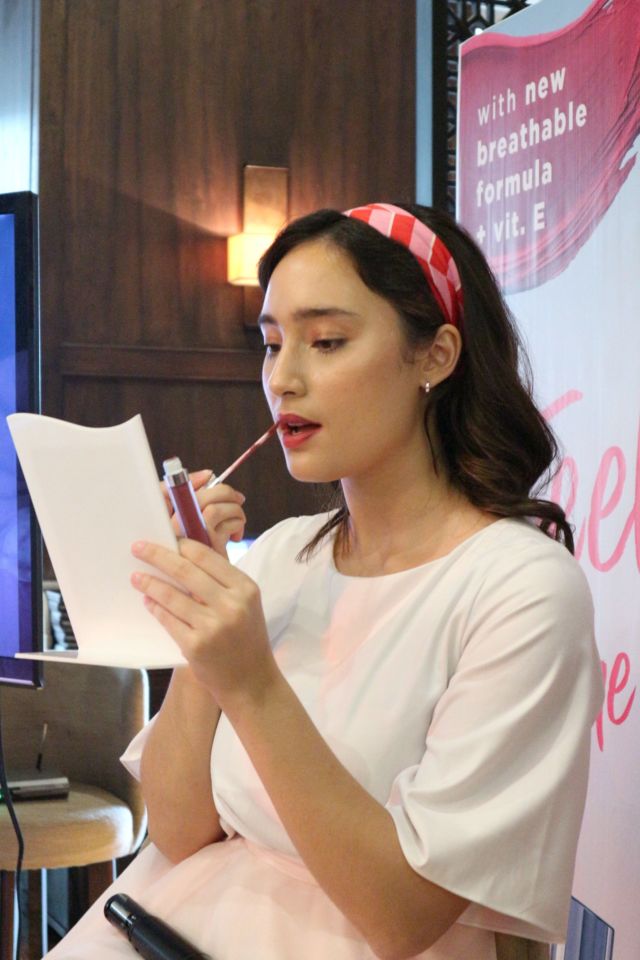 Dengan Formula Baru, Wardah Exclusive Matte Lip Cream Makin Terasa Ringan dan Nyaman di Bibir