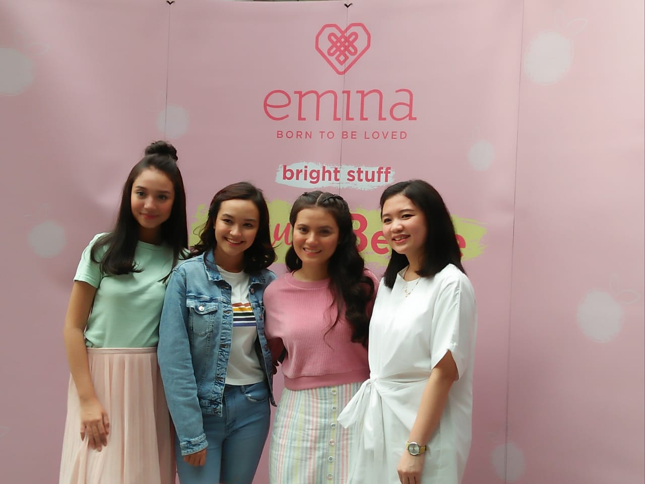 Baru Saja Diluncurkan, Emina Bright Stuff Siap Jadi Sahabat Terbaik Kulit Perempuan Muda