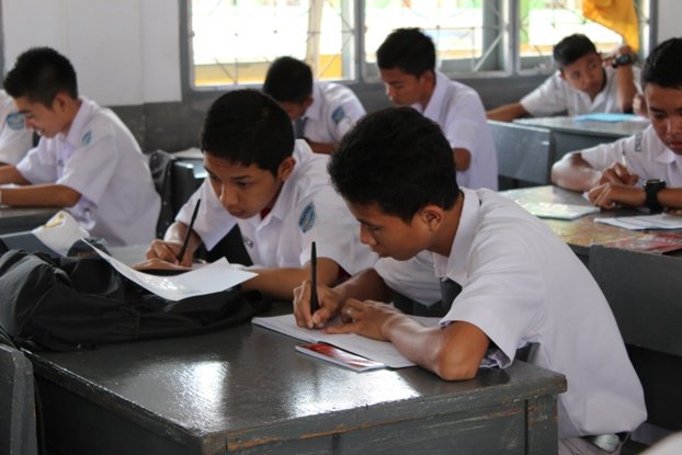 10 Tipe Teman 'Terjahanam' Semasa Sekolah. Ngeselin, Tapi Pas Udah Pisah Ngangenin!