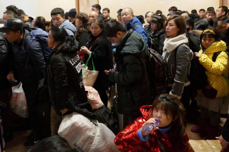 14 Potret Kekacauan di Cina Saat Musim Mudik Jelang Imlek. Miliaran Orang Mudik Bersama-sama!