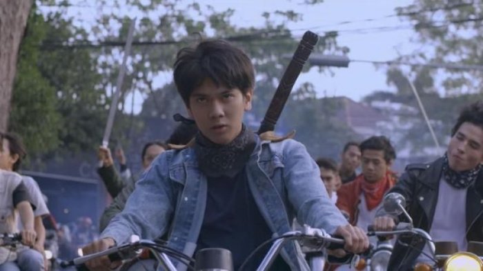 Film Dilan 1991 Timbulkan Polemik. Sekelompok Mahasiswa di Makassar Demo Tolak Dilan Tayang