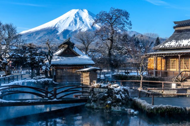 11 Spot Terbaik untuk Melihat Gunung Fuji di Jepang. Dari Kaki Gunung Hingga di Balik Kaca Jendela!