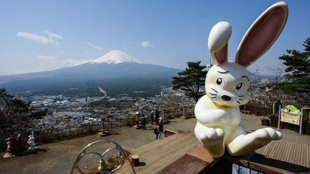 11 Spot Terbaik untuk Melihat Gunung Fuji di Jepang. Dari Kaki Gunung Hingga di Balik Kaca Jendela!