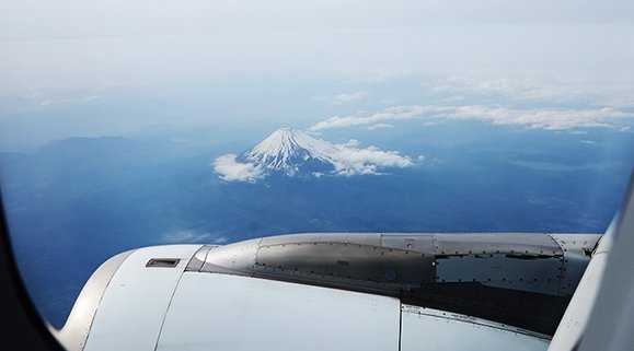 11 Spot Terbaik untuk Melihat Gunung Fuji di Jepang. Dari Kaki Gunung Hingga di Balik Kaca Jendela!