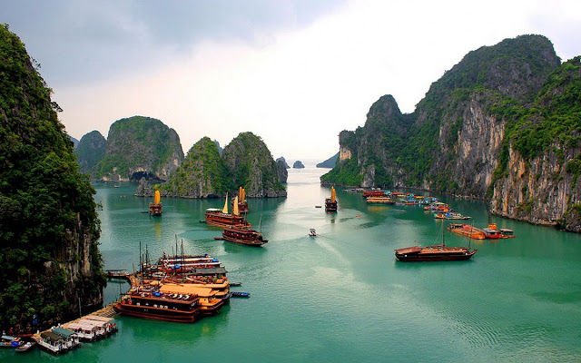 Panduan Backpacker ke Halong Bay, Vietnam. Budgetnya Murah dan Pemandangannya Spektakuler!