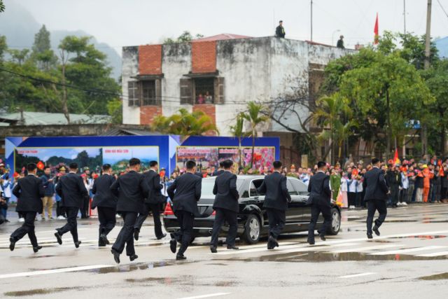 12 Momen Spesial Pertemuan Kedua Trump & Kim Jong-Un di Vietnam. Kim Naik Kereta 2 Hari Penuh Lo!