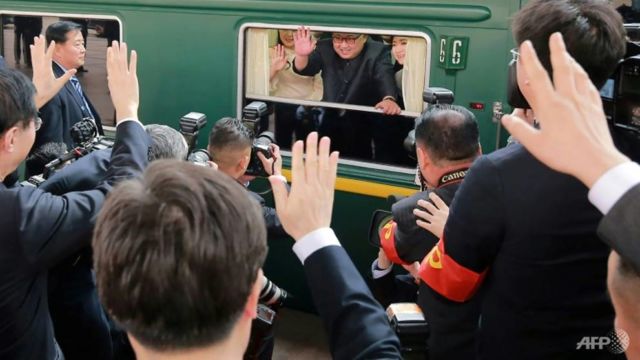 12 Momen Spesial Pertemuan Kedua Trump & Kim Jong-Un di Vietnam. Kim Naik Kereta 2 Hari Penuh Lo!