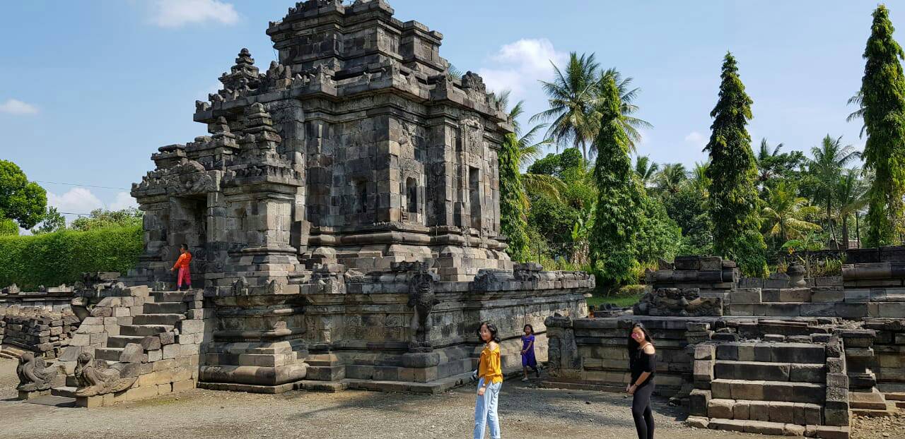 Menggali Sejarah Candi Ngawen; Candi Buddha yang Letaknya di Sebuah Komplek Perumahan