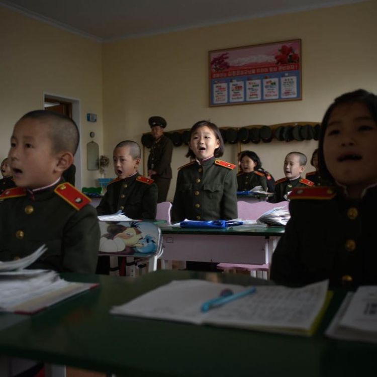 13 'Pemandangan' Tak Biasa di Sekolah Korea Utara. Ada Pelajaran Menembak & Ledakkan Granat Juga