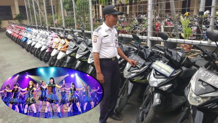 Rezeki Tukang Parkir Rajin. Untuk Apresiasi Pak Slamet, JKT48 Bakal Manggung di SMAN 4 Tangsel