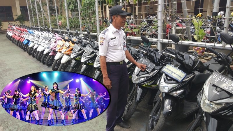 Rezeki Tukang Parkir Rajin. Untuk Apresiasi Pak Slamet, JKT48 Bakal Manggung di SMAN 4 Tangsel