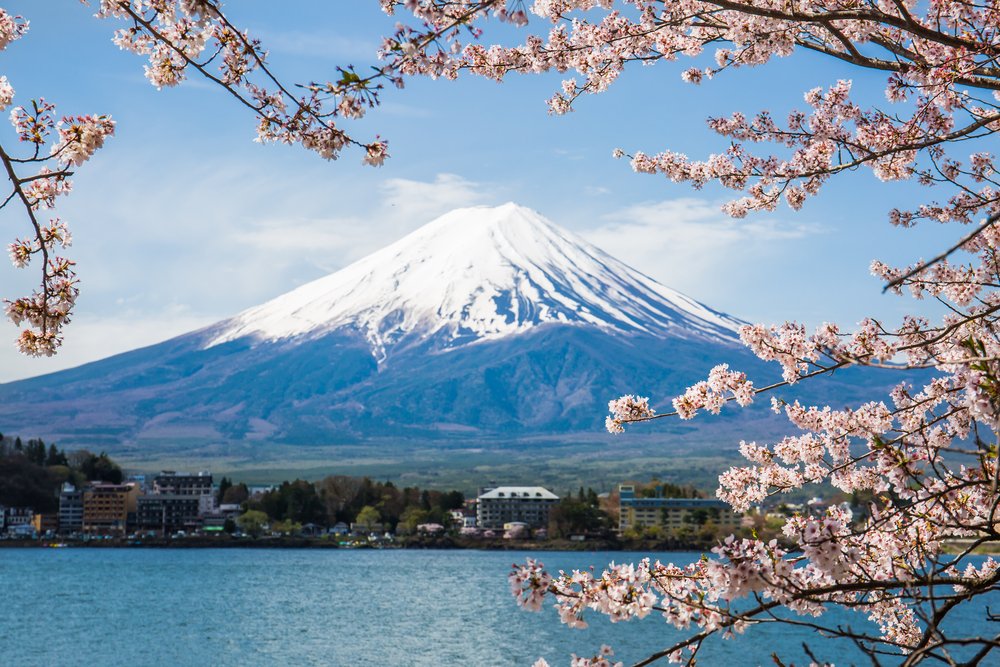 11 Spot Terbaik untuk Melihat Gunung Fuji di Jepang. Dari Kaki Gunung Hingga di Balik Kaca Jendela!