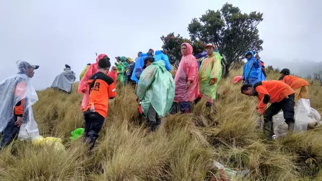 Sesosok Jasad Manusia Ditemukan Membusuk di Gunung Sumbing. Ngeri Banget Sih!