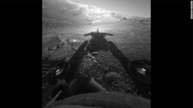 17 Foto Asli Mars yang Diambil dari Jarak Dekat. Hadiah Terakhir Penjelajah Opportunity bagi Manusia