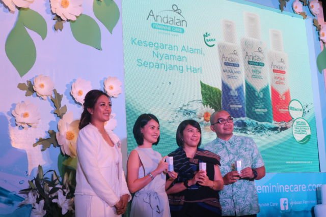 Dengan Andalan Feminine Care Intimate Wash, Bikin Miss V Kamu Segar Alami dan Nyaman Sepanjang Hari