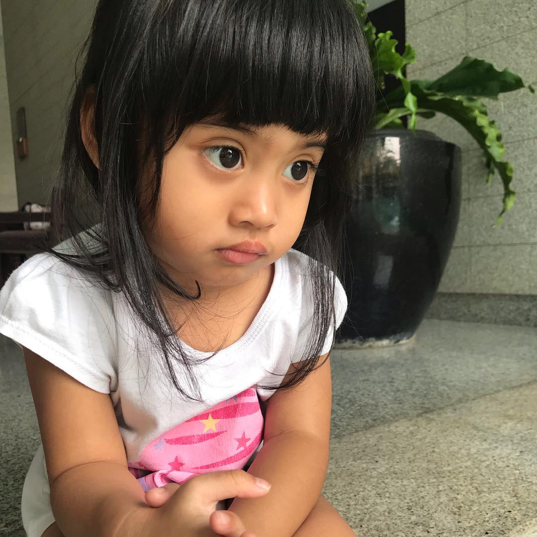 11 Foto Lucu Vania, Adik Verrel Bramasta yang Mata Belonya Bikin Salah Fokus. Gemas HQQ!