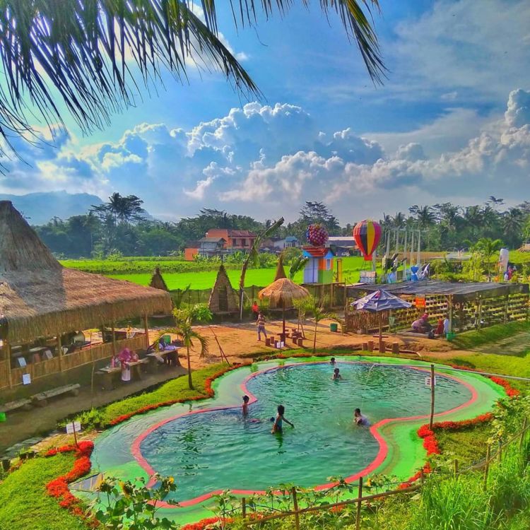 Taman Naura, Destinasi Hits yang Masih Baru di Magelang. Cocok untuk Liburan Akhir Pekan!