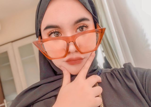 Anti Kusam, 9+ Peach Make-up Look ala Selebgram Ini Bisa Jadi Panutanmu. Bosan kan Merah Muda Melulu