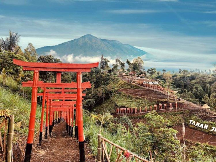 Taman Jinja, Wisata Bernuansa Jepang di Bali. Serasa Liburan ke Negeri Sakura versi Ngirit!