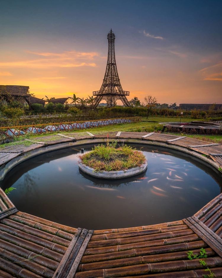 Taman Wisata Papringan, Spot Foto Instagramable di Magelang. Romantis Nggak Harus Sampai Paris!