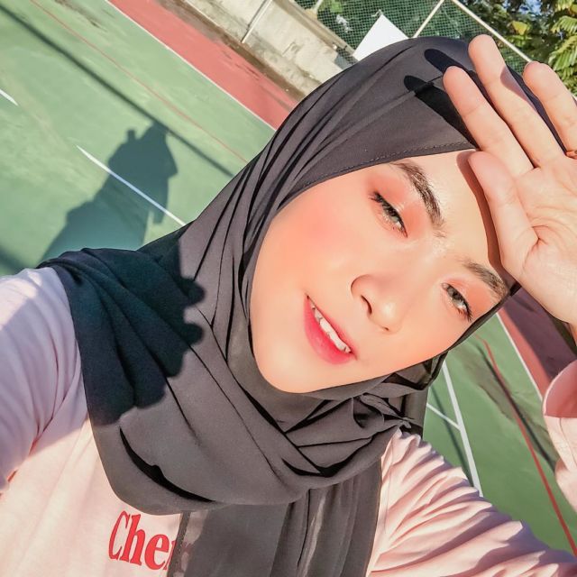 Anti Kusam, 9+ Peach Make-up Look ala Selebgram Ini Bisa Jadi Panutanmu. Bosan kan Merah Muda Melulu