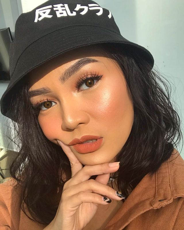 Anti Kusam, 9+ Peach Make-up Look ala Selebgram Ini Bisa Jadi Panutanmu. Bosan kan Merah Muda Melulu