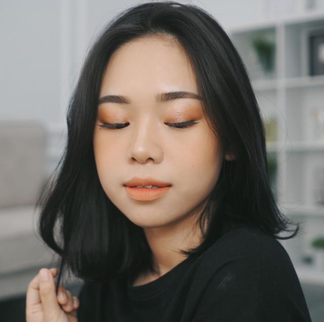 Anti Kusam, 9+ Peach Make-up Look ala Selebgram Ini Bisa Jadi Panutanmu. Bosan kan Merah Muda Melulu