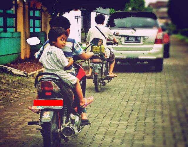 6 Alasan Kenapa Bocah di Bawah Umur Selalu Ngeselin Kalau Lagi Naik Motor