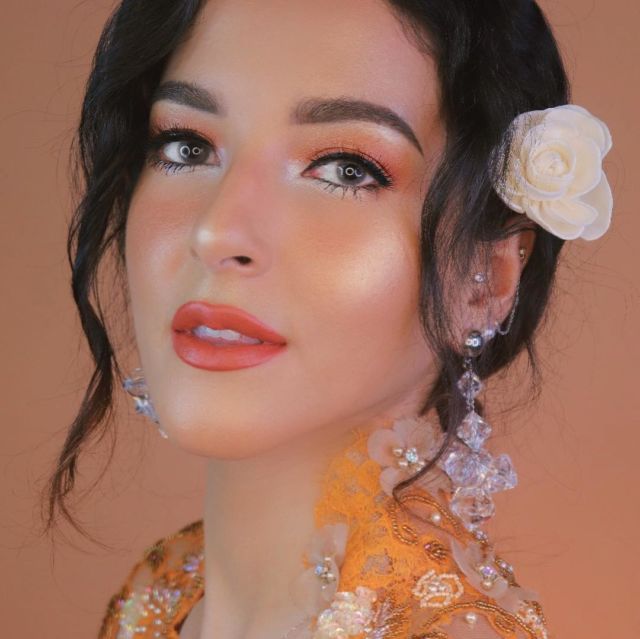 Anti Kusam, 9+ Peach Make-up Look ala Selebgram Ini Bisa Jadi Panutanmu. Bosan kan Merah Muda Melulu