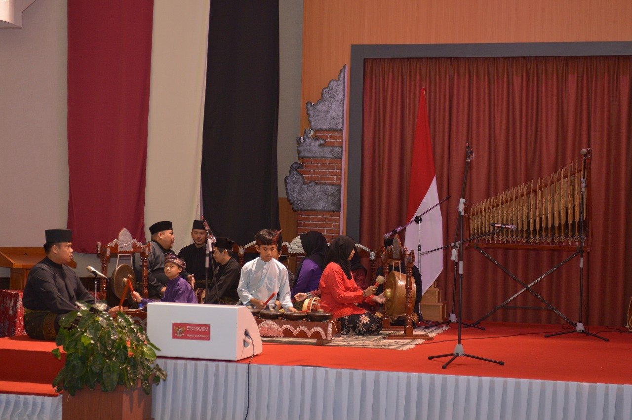 5 Pendidikan Luar Sekolah yang Bikin Kamu Makin Pandai