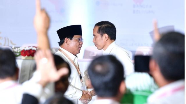 Debat Ketiga Telah Usai, Tinggal 2 Debat Lagi. Tapi Sebenarnya Guna Nggak Sih Debat Semacam Ini?