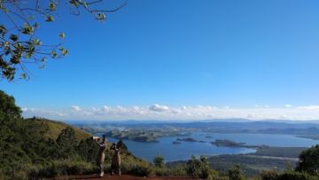 6 Cara Menikmati Danau Sentani di Papua. Jelajahi Danau Ini Bagaikan Liburan New Zealand!