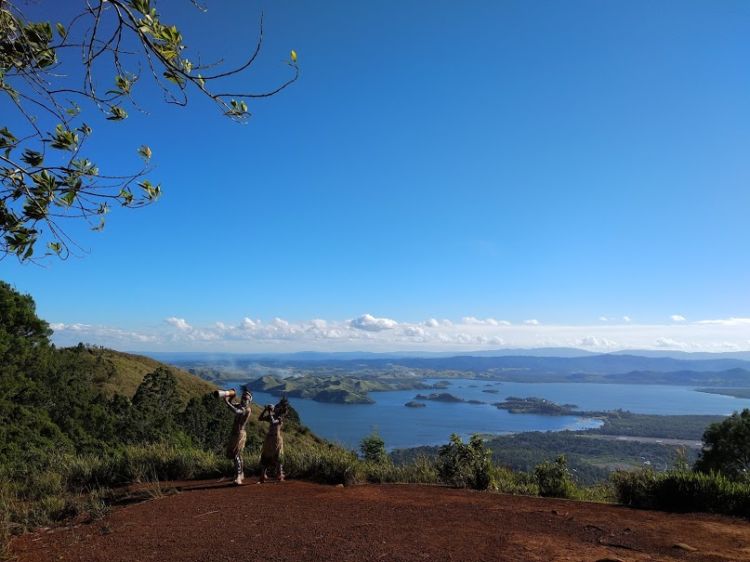 6 Cara Menikmati Danau Sentani di Papua. Jelajahi Danau Ini Bagaikan Liburan New Zealand!